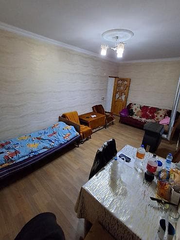 ev ucuz: Gəncə şəhərində 1-ci mikrorayonda, 43 nömrəli məktəb, skonnu çörək — 10