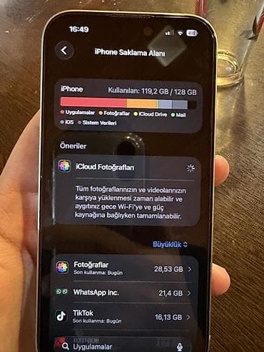 iphone 15 ağ: IPhone 15, Yaşıl, Simsiz şarj — 7
