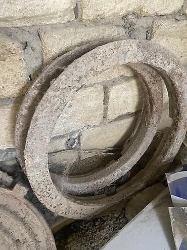 Təmir və tikinti: Beton kanalizasiya quyusu qapaqları və halqaları - Material — 2