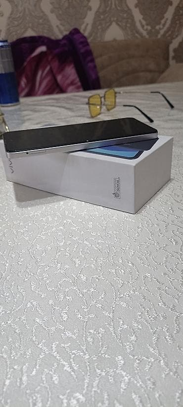 emmi tikis fabriki: Vivo Y19, 128 GB, Face ID — 9