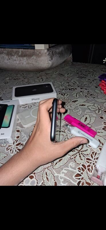 сколько стоит использованный айфон 11: IPhone 11, Черный — 6