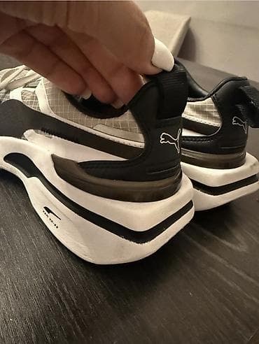 кросовки: PUMA kişi/kadın idman ayaqqabısı.
Yeni veziyyetde, çox az geyinilib — 2