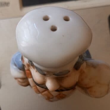 suse saxlama qablari: Farfor duz qabı satılır. - Duz qabı Quba şəhərindədir. - Şamaxinkaya — 14