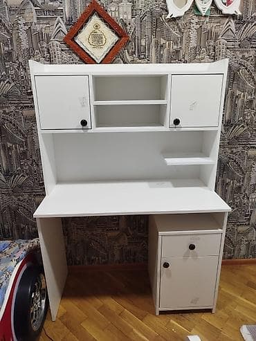 dirnaq stolu: Düz masa, Stulsuz, Polkalı, Siyirməli, Rusiya, Mat laminat — 1