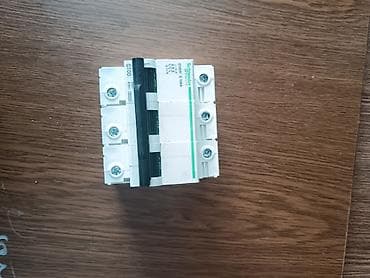 kerpic satilir: Salam satılır şneyder 100 Amper kurtka 52 razmer lampalar Vklçater — 10