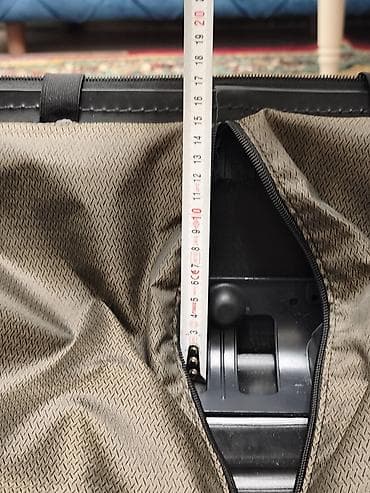 ikinci el camadan: Sərt korpuslu böyük çamadan - Korpus: möhkəm plastik, 4 ikili təkərli — 4