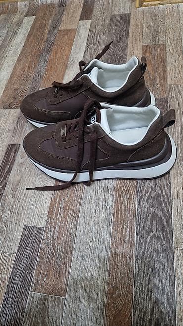 Qəhvəyi rəngdə kişi idman ayaqqabısı - Stil: gündəlik/sport, klassik