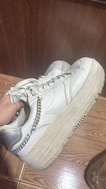 ket ayaqqabilar: Bershka — 3