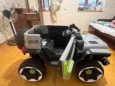 Uşaq elektrik maşını satılır – 4x4 Off Road üslubunda jeepp Vəziyyəti — 4