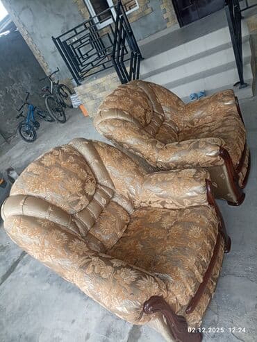 vaqonka taxta: Divan, 2 kreslo, Bazasız, Açılmayan — 2