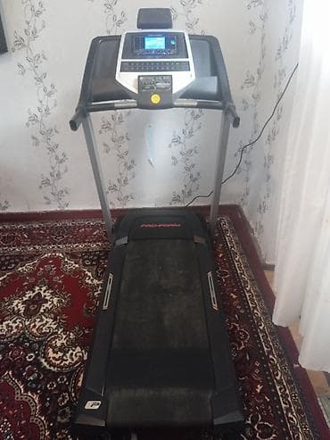qaçış yolu: Pro-Form qaçış trenajoru - Markası/modeli: Pro-Form (paneldə Pro-Form — 1