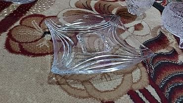 meyve qabl: Şüşə kvadrat qab - Material: şəffaf şüşə - Forma: kvadrat, mərkəzdə — 1