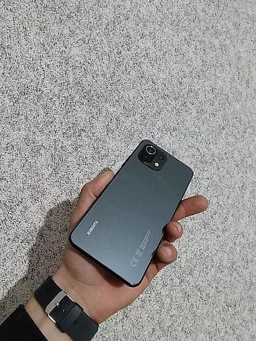 acer betouch e140: Tam ekranlı sensorlu smartfon - Ön panel: küncdə kamera deşikli tam — 2