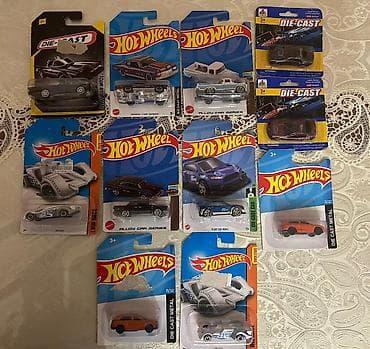 gitara qara: Jeep Grand Cherokee metal maşın modeli - Miqyas: təxmini 1:32 — 8