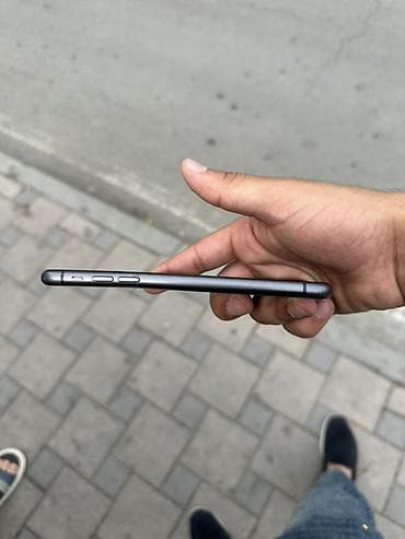 11 telefon: IPhone 11, Qara, Face ID — 6
