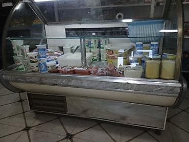 Süd məhsulları və sərinləşdirici içkilər vitrini Məhsullar: - Süd