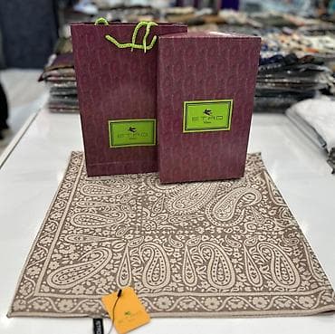 Плащи: Brend şallar – hədiyyə qutusunda - Chanel naxışlı şal: Klassik ikiqat — 3