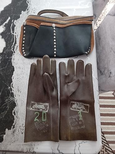 Sənaye rezin qoruyucu əlcəkləri + beldən asılan çanta. Əlcəklər SSRİ