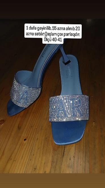 mavi ayaqqabılar: Məhsul: Qadın üçün mavi rəngli slayd/sandalet - Üst hissəsi sıx — 1