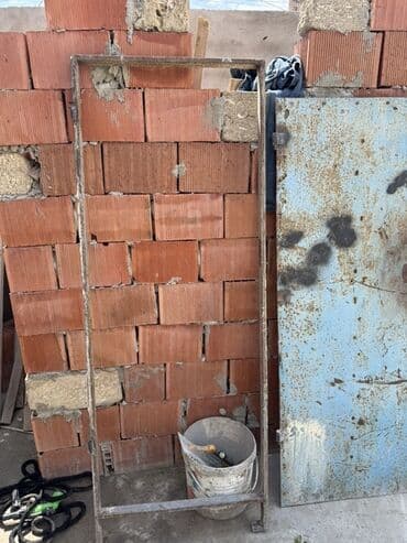 qapi satilir: Cercive ile birge satilir En67 uzun 170
Real alciya endirim var 🙏 — 2