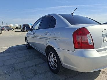 hunday h 1: Hyundai Accent: 1.5 l | 2008 il Sedan — 5
