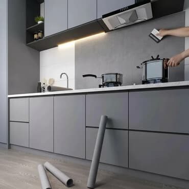 Rulonunda uzunlugu 10 metr eni 90 sm olur,arxasi ozu kleylidir. Vinil