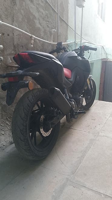 Yağlar və avtokimyəvi maddələr: 1600 azn Motosiklet – street/naked üslubunda sport dizayn Yungul — 2