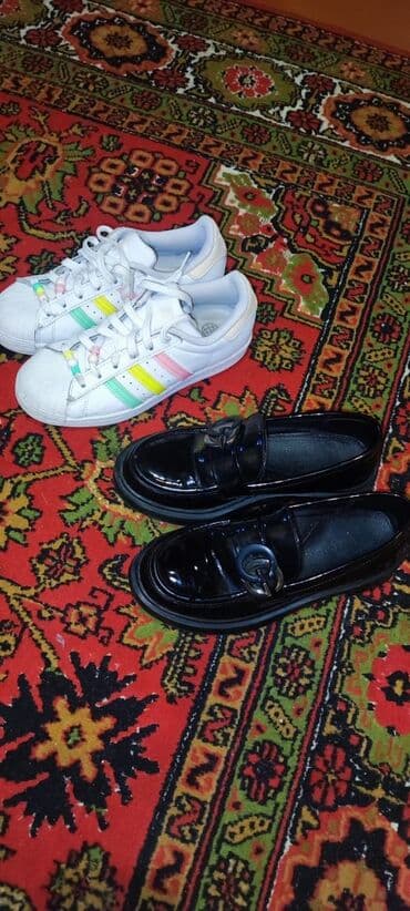 mişqa şekilleri: Uşaq ayaqqabıları dəsti - Ağ rəngli idman ayaqqabısı (Adidas loqo və — 1