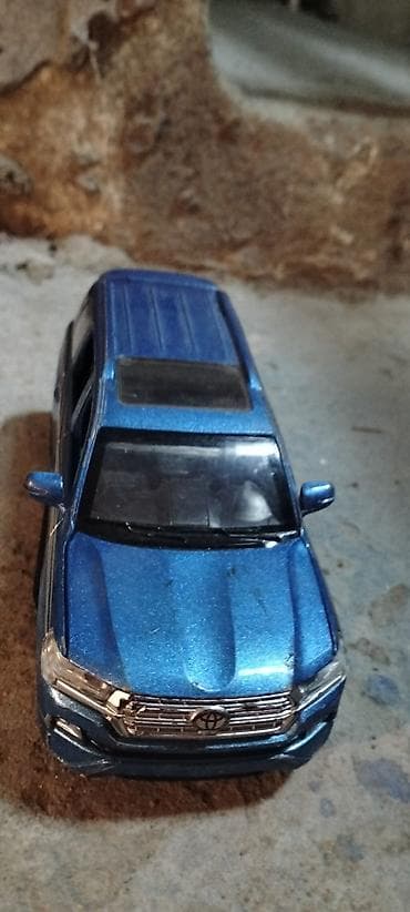 Искусство и коллекционирование: Məhsul: Oyuncaq model avtomobil – Toyota Land Cruiser (Mini Auto — 1