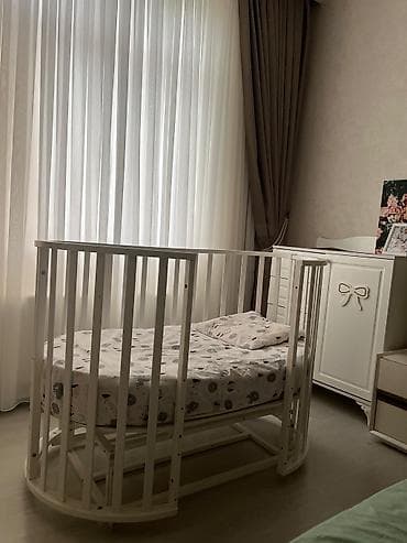 Beşiklər: Oğlan və qız üçün, Yumru, Beşik, Matras ilə, Yellənmə mexanizm ilə — 4