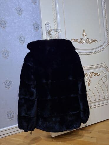 Куртки: Шуба, M, цвет - Черный — 2