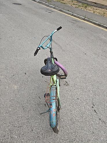 velesiped: Usta da olmayıb. Pedalında yüngülvari boşluq. başqa heç bir problemi — 2