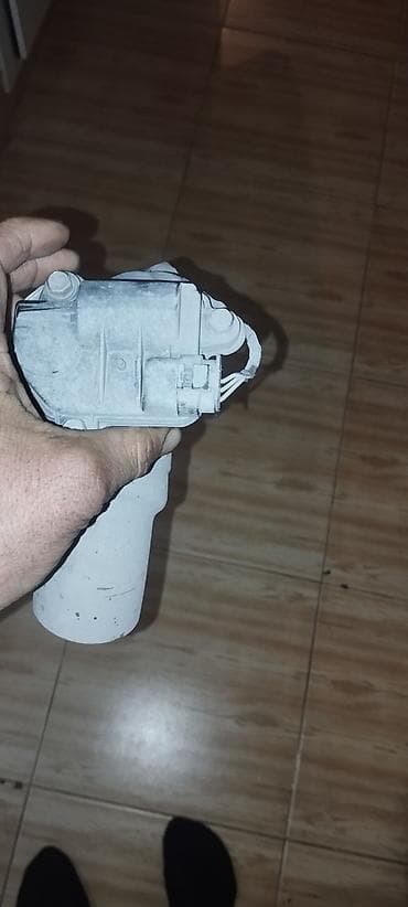 Avtomobil üçün EGR klapanı (egzoz qazlarının dövriyyə klapanı) -