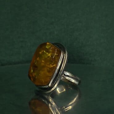 kəhraba: Üzük, Gümüş, Kəhrəba — 1