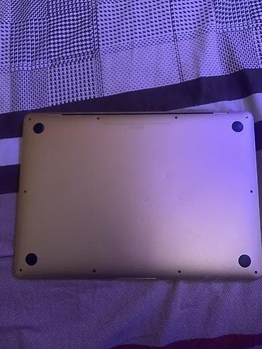 macbook m: Apple MacBook Air (qızılı rəng) - Model: MacBook Air (nəsil şəkildən — 3