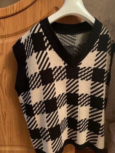 Kurtkalar: Sviter L
Çox az geyinilib — 1