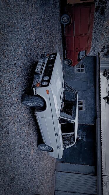 купить чехлы на авто: VAZ 2106 sedan – klassik ağ kuzov, qara ön barmaqlıq və xrom — 2