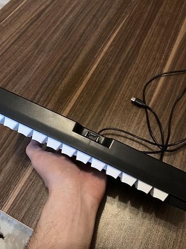 kompyüter: Gaming Klaviatura – 60% Kompakt Dizayn (Ağ-Qara) Vəziyyəti: Çox az — 3