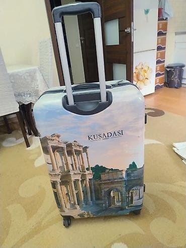 Sərnişin çamadanı – “Kuşadası, Turkey” çaplı, sərt korpuslu