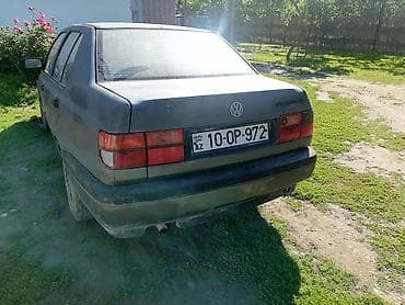 kia rio kreditle satisi: Volkswagen Vento: 1.7 l | 1993 il Sedan — 2
