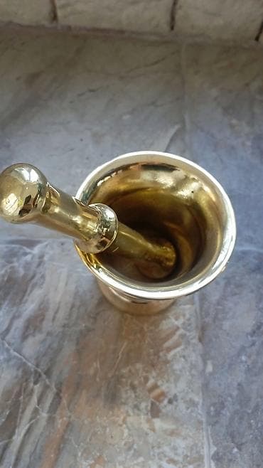 metbex ewyalari: Qədimi,bürüncdən hazırlanmış həvəng və dəstə. Xüsusiyyətlər: - — 4