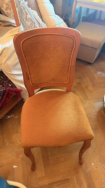 dekorativ masa: Yemək otağı üçün dəst: taxta masa və yumşaq oturacaqlı stullar - — 3