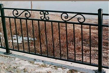 demir pillekenler: Dəmir məhəccər müxtəlif dizayn və rənglərdə mövcuddur. Bu məhəccərlər — 4