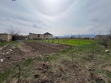 ucuz evler 2022: Satılır: həyət evi və torpaq sahəsi 24 Sotun içində yarı tikili 3 Otaq — 8