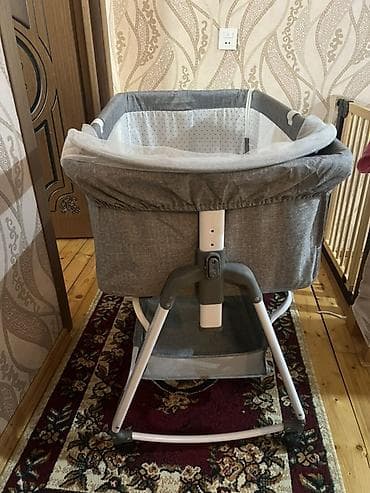 Beşiklər: Oğlan və qız üçün, İşlənmiş, Dördbucaq, Beşik, Matras ilə, Yellənmə mexanizmsiz — 7