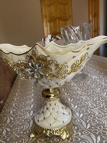 nol yedi sekileri: Vaza dəsti, Farfor — 2