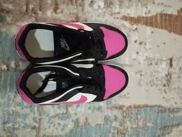 Toy paltarları və aksesuarları: Təzədir 1 dəfə istifadə olunub. razmer 39 — 2