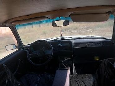 nissan satisi: VAZ 2107, ağ rəng, sedan gövdə. Klassik kvadrat dizayn, xrom ön — 7