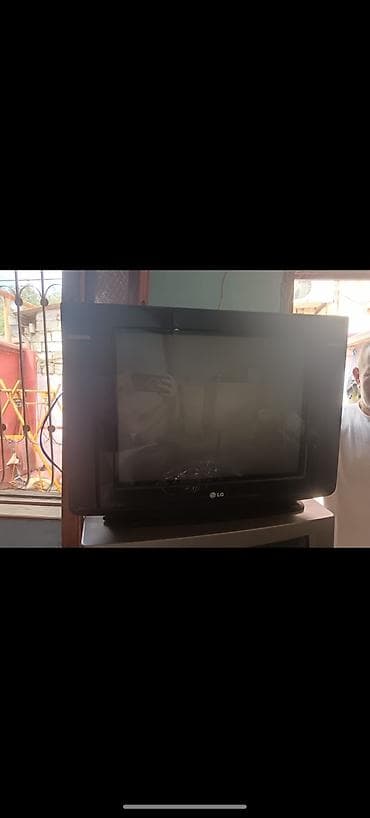 Məhsul: Köhnə tip kineskop televizorları və TV şkafı Təsvir: -
