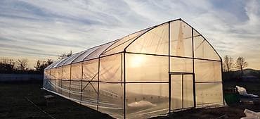 ucuz günəş panelləri: Polietilen örtüklü istixana konstruksiyası 24uzunluk 8eni 192kv — 2